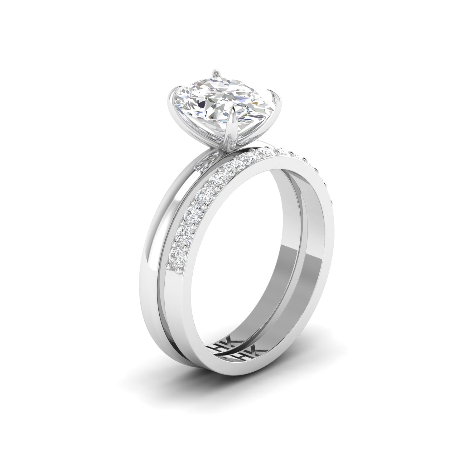 Eye-Catching Oval Diamond Ring Set for Weddings