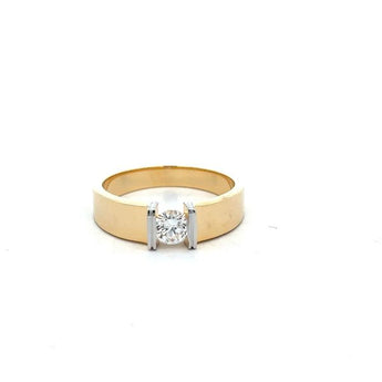 Minimal Round Cut Diamond Solitaire Ring with Sleek Yellow Gold Band