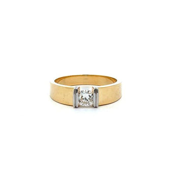 Minimal Round Cut Diamond Solitaire Ring with Sleek Yellow Gold Band