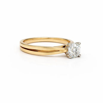 Rose Gold Ring with Radiant Round Diamond