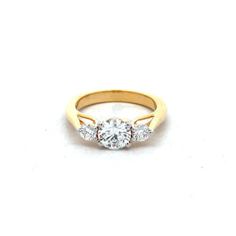 Elegant 1.07 Carat Round Diamond Ring with Side Accents