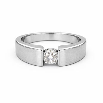 Sleek Lab-Grown Diamond Ring with Smooth Gold Band
