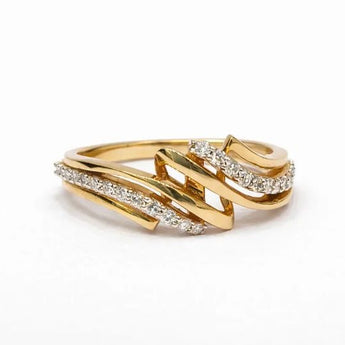 Modern Yellow Gold Diamond Ring with Flowing Wave Pattern