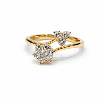 Elegant Gold Floral Cluster Diamond Ring