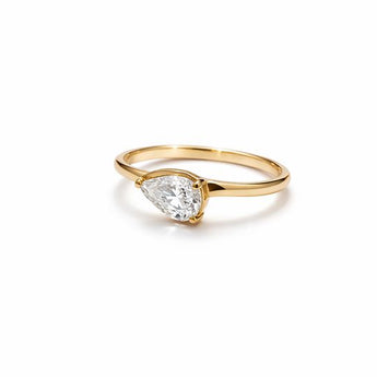 Minimalist Gold Ring with Lab-Grown Diamond