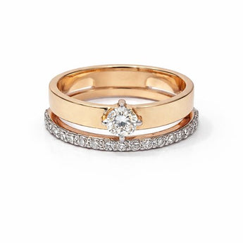 Elegant Yellow Gold Diamond Band with Pavé Accent Row