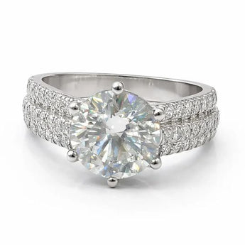 4 Carat Round Brilliant Cut Diamond Ring in White Gold