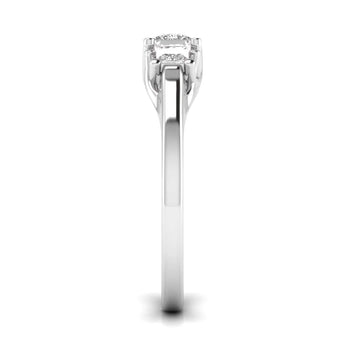 Ivana Jewels Rings Trellis Design Three Diamonds Ring